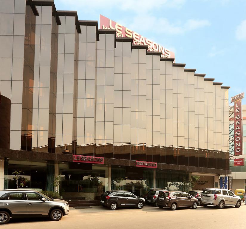 Airport Hotel Le Seasons Nowe Delhi Zewnętrze zdjęcie